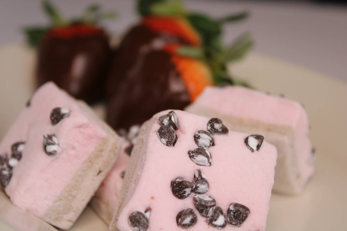 Chocolate Covered Strawberry Mallows 8.5oz - Creekside Mallow
