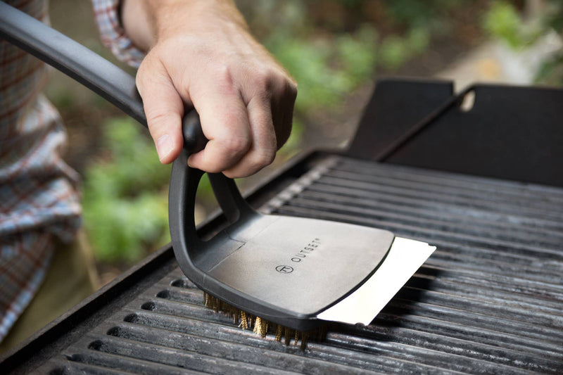 Jumbo Grill Brush and Scraper Black 20.5" - Outset